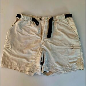The North Face light khaki shorts w/belt - Women’s Lg - Pockets w/zips - GUC